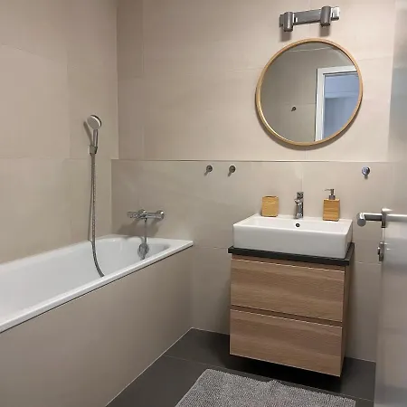 Skau Blue In Sky Park 21 Floor 2 Tower Panoramic View Free Parking * Pressburg